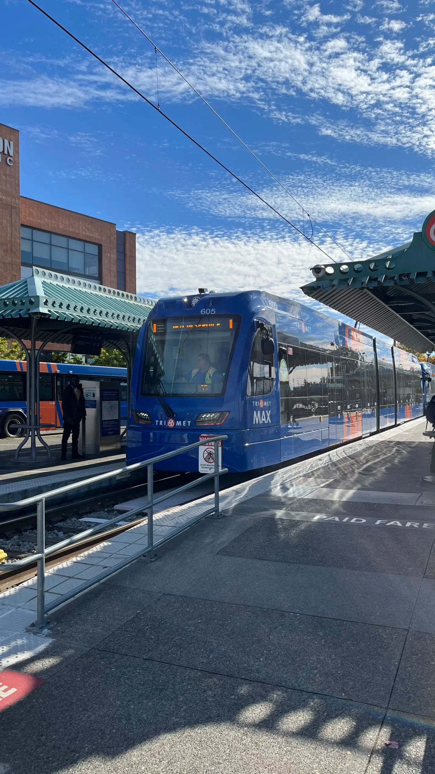 Photo of TriMet MAX car 605 preparing to depart Gateway TC on a test run.