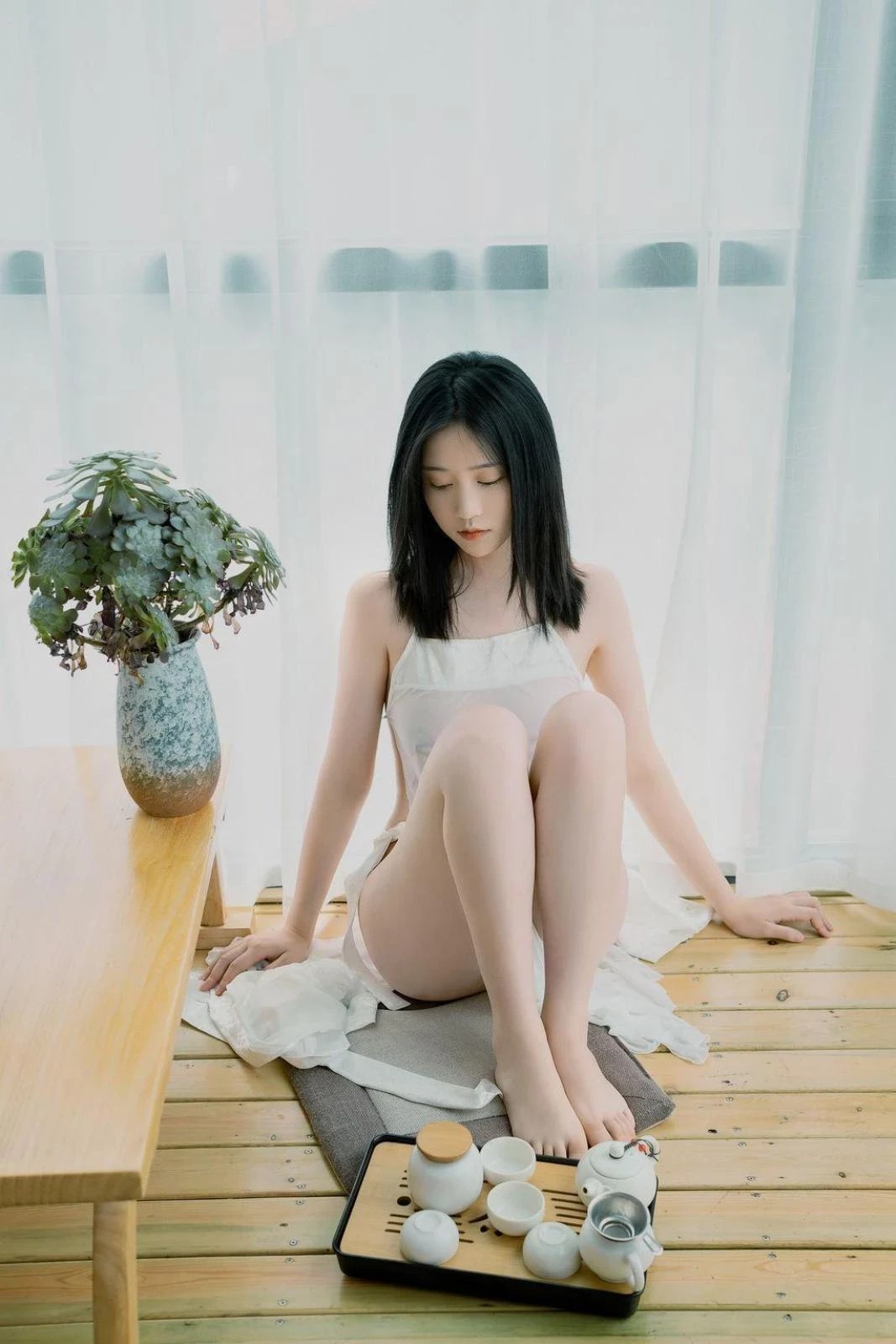 頂級國模私拍鮮嫩欲滴的肉體任你擺布 (11 Photos)