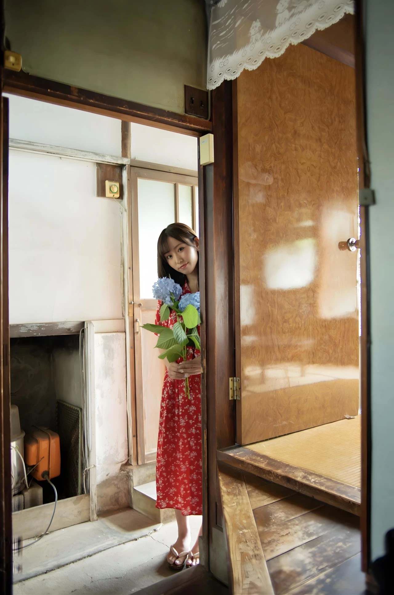 [七嶋舞] 甜美女孩→性感尤物 雪乳露出太犯規 (33 Photos)