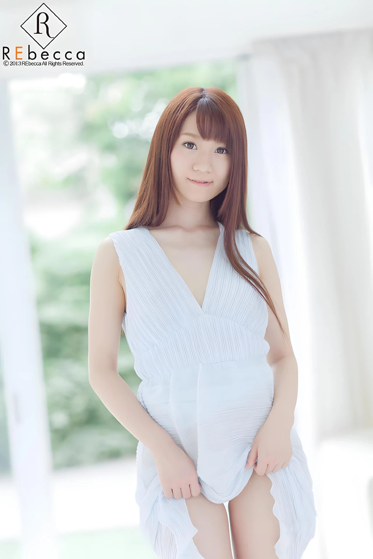 [涼木みらい] 顏值太正身材超辣 白嫩美腿露好露滿 (24 Photos)