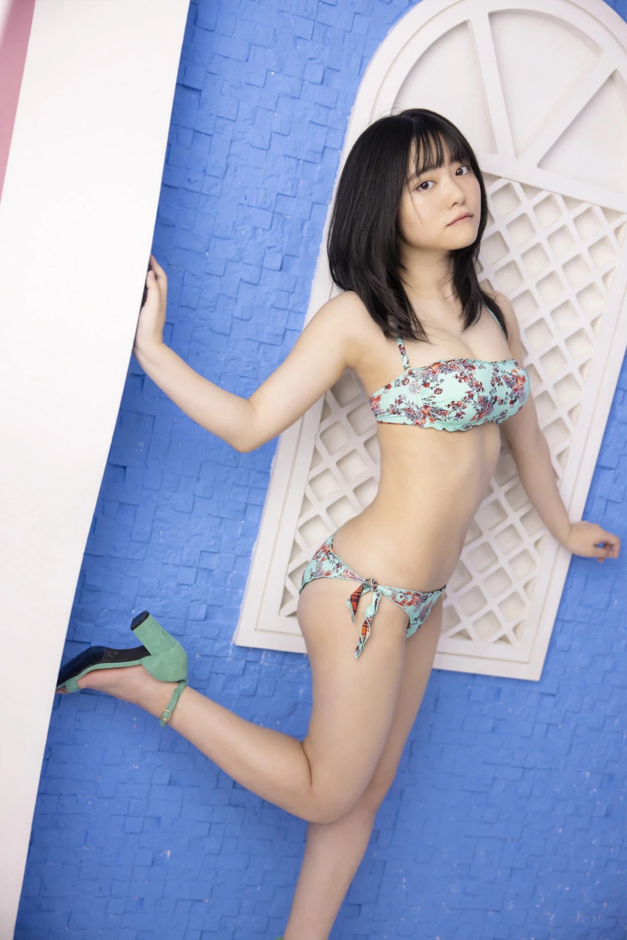 [岡田彩夢] 甜美臉蛋＋誘人身材…..看完直接暈了 (25 Photos)