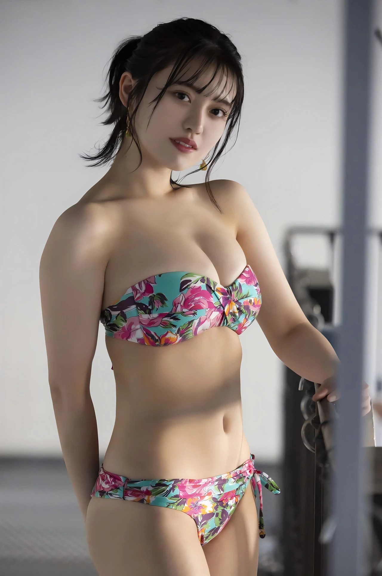 [石濱芽衣] 渾圓雪奶盡收眼底！呼之欲出擋不住 (26 Photos)