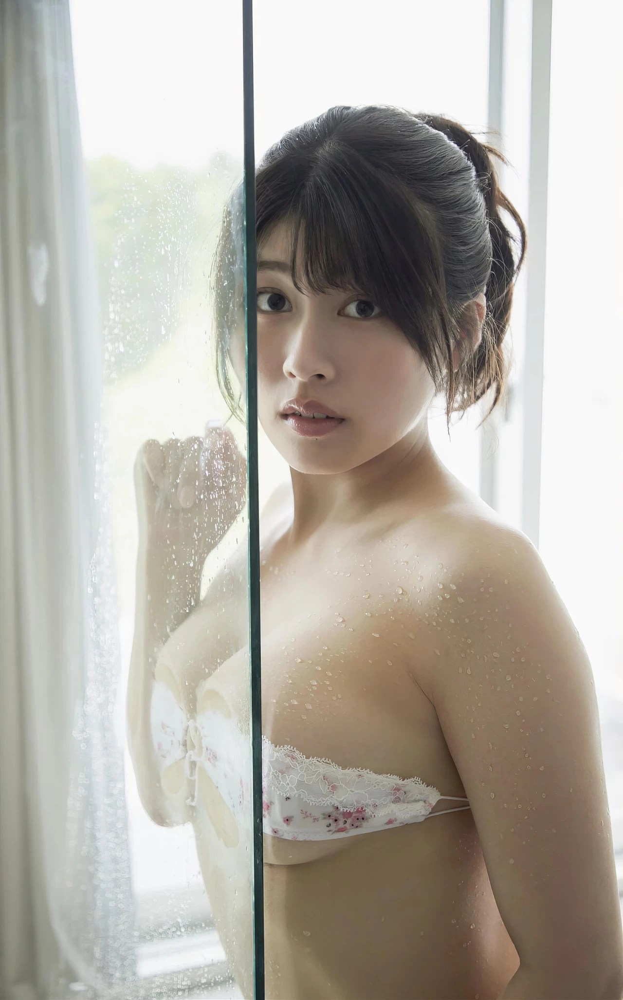 [ちとせよしの] 飽滿形狀讓人看了好害臊 散發強烈魅力 (51 Photos)