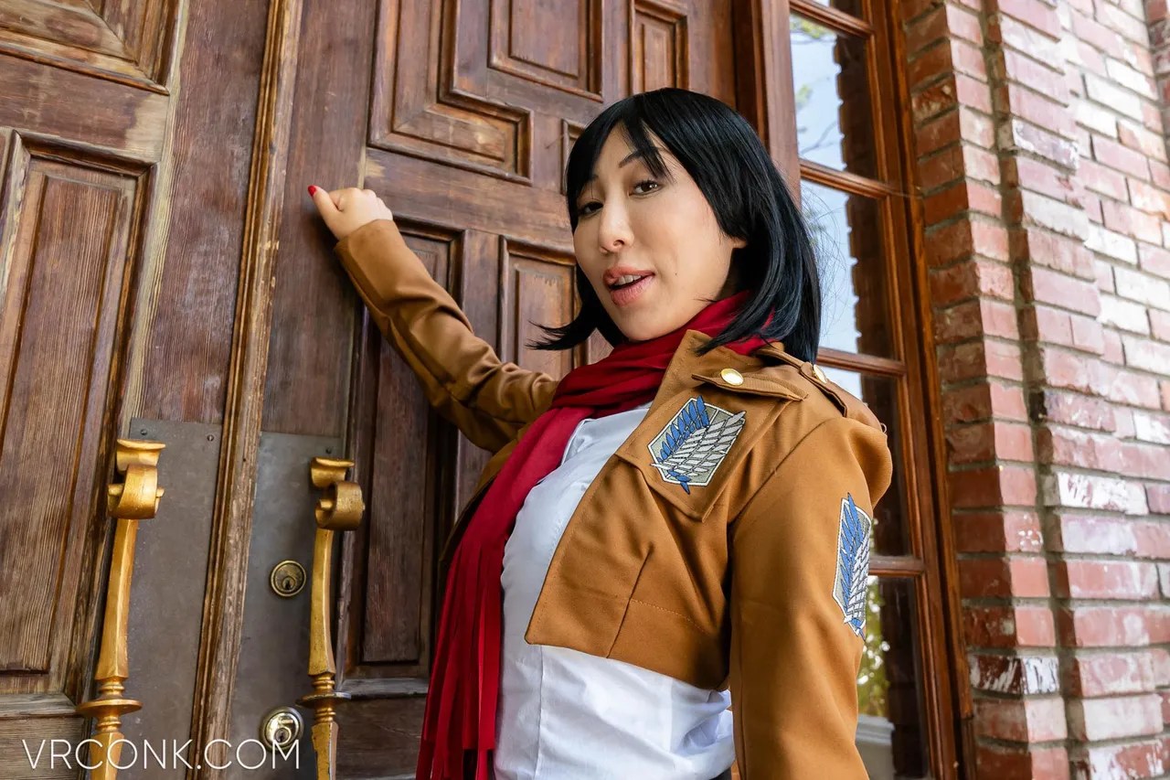 [VRConk] Nicole Doshi & Melody Marks as Mikasa Ackerman & Historia Reiss (Attack on Titan)
