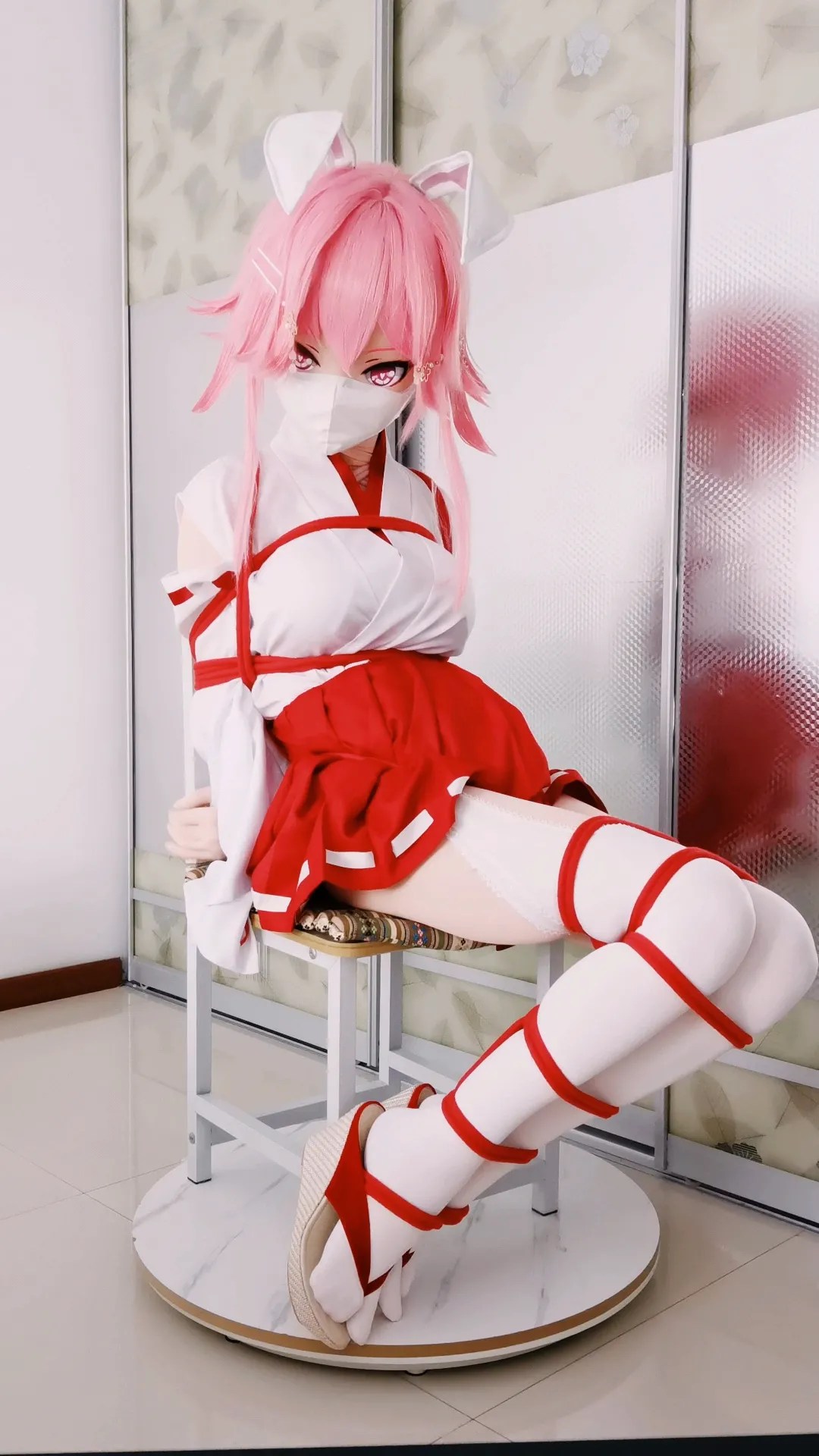 Yae Sakura miko bondage