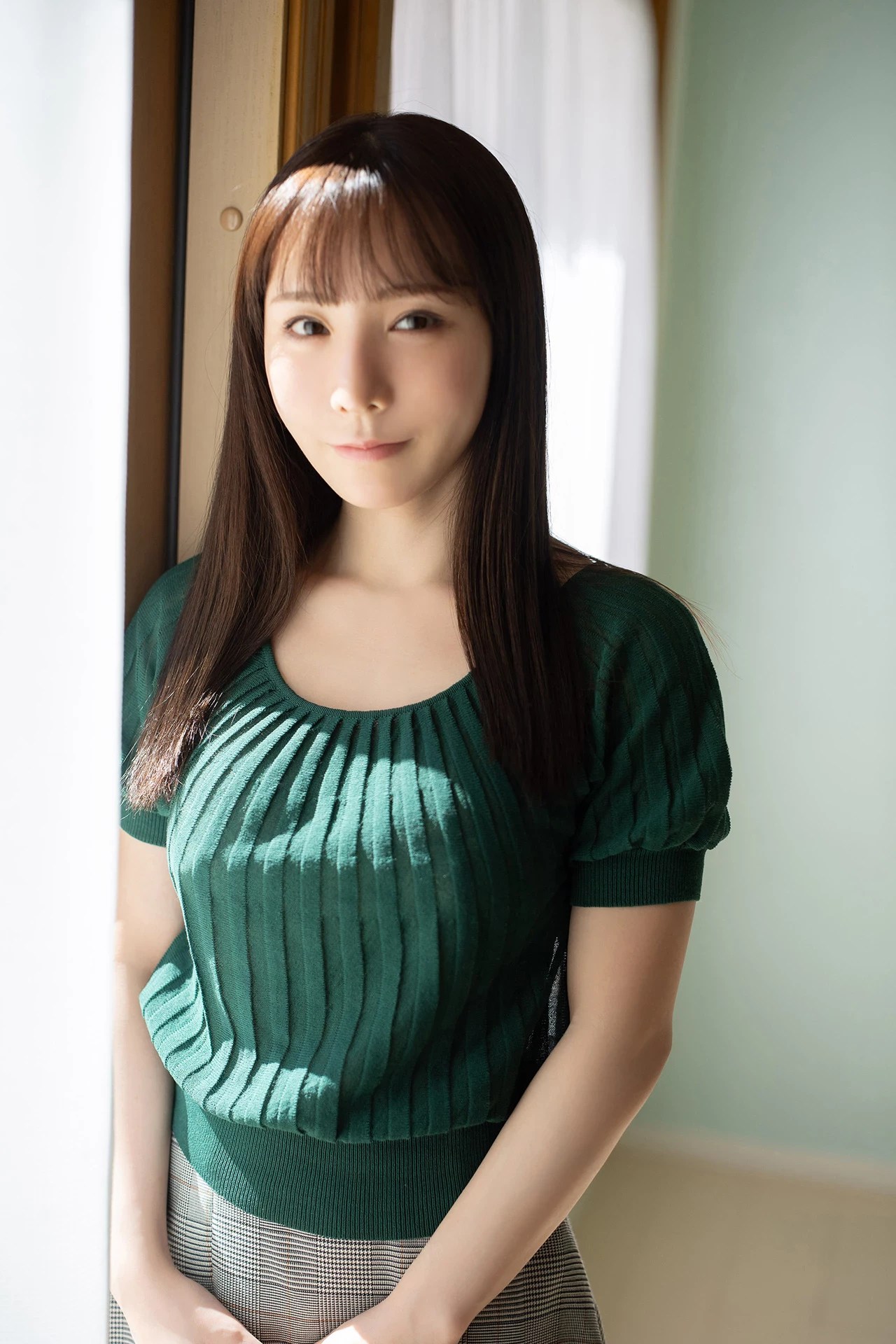 FLASHデジタル寫真集R 海老咲あお 和を脫ぎ捨てて (74 Photos)