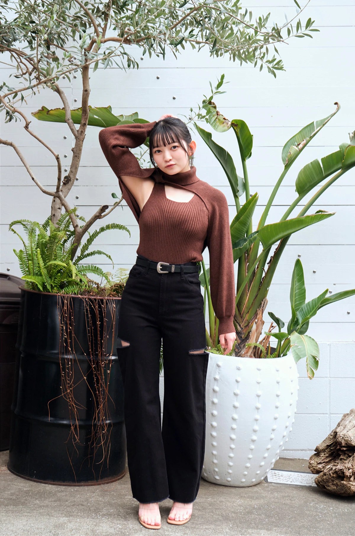 [佐山すずか] 嫩白兇器太性感 令人著迷不已 (23 Photos)