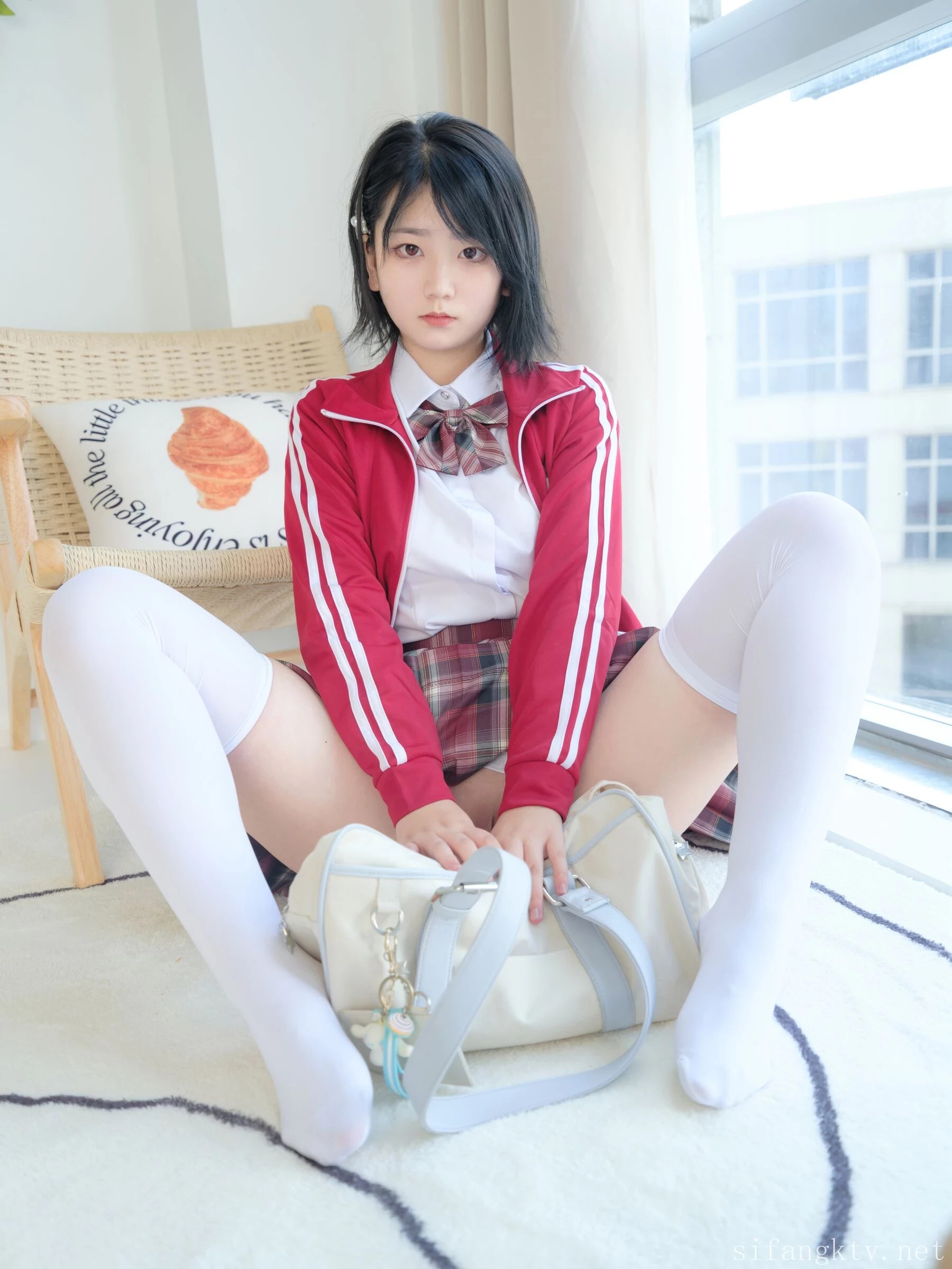小楓《可愛女生制服》 (100 Photos)