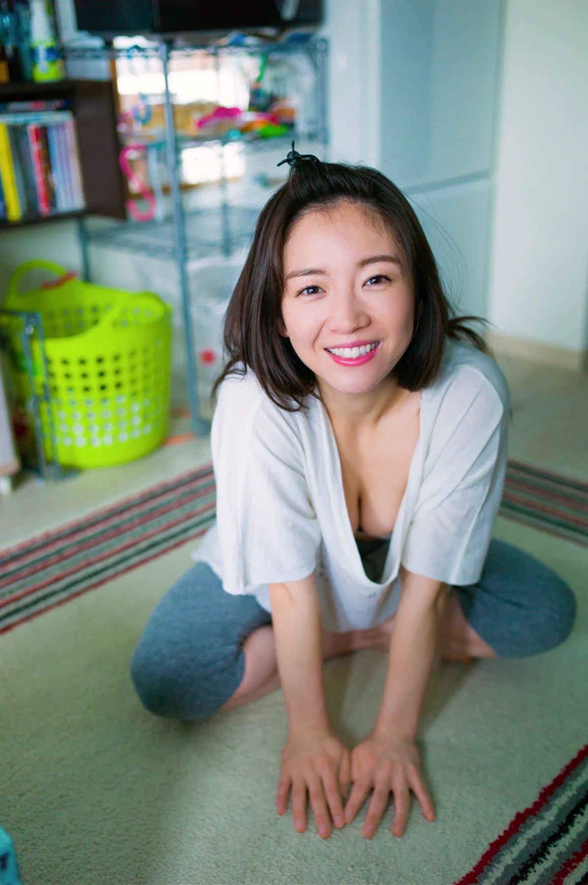 [園都] 渾圓奶量無限釋放！曲線超讓人瘋狂 (27 Photos)