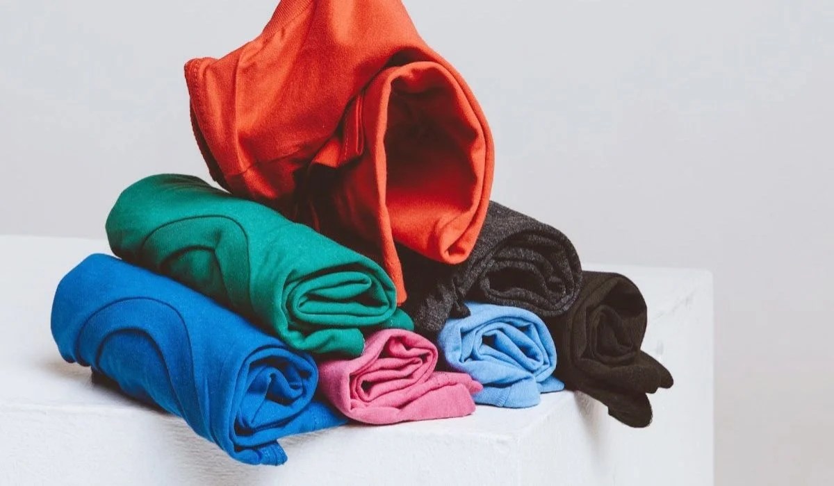 The most popular t-shirt colors to sell this year