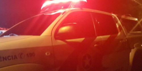 Execução brutal deixa homem morto e criança baleada em SC