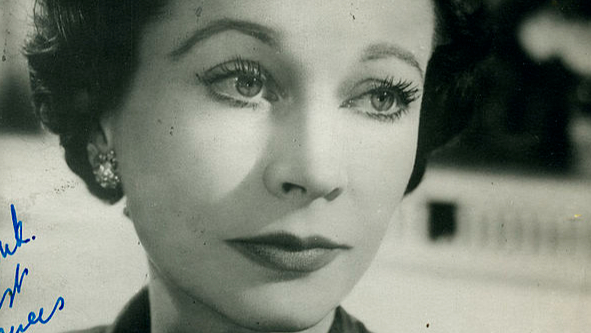 What famous film actress portrayed scarlet o'hara in gone with the wind and blanche dubois in a