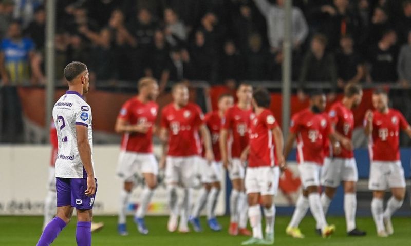 Fc utrecht staat derde, rkc is de nummer 12 van de eredivisie. Update: FC Utrecht - RKC na oponthoud van twintig minuten ...