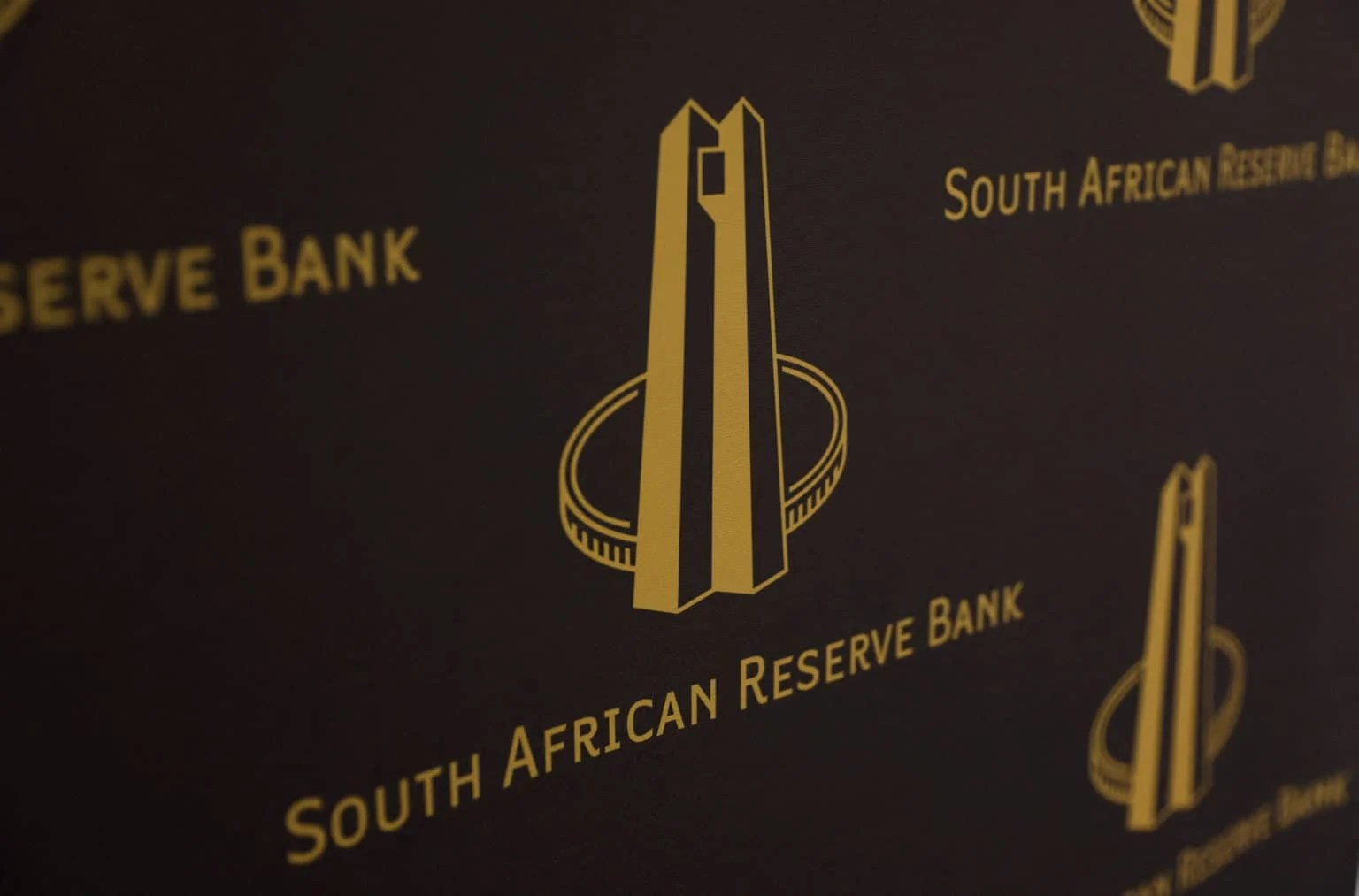 South African central bank wants clearer disinflation trend before cutting rates