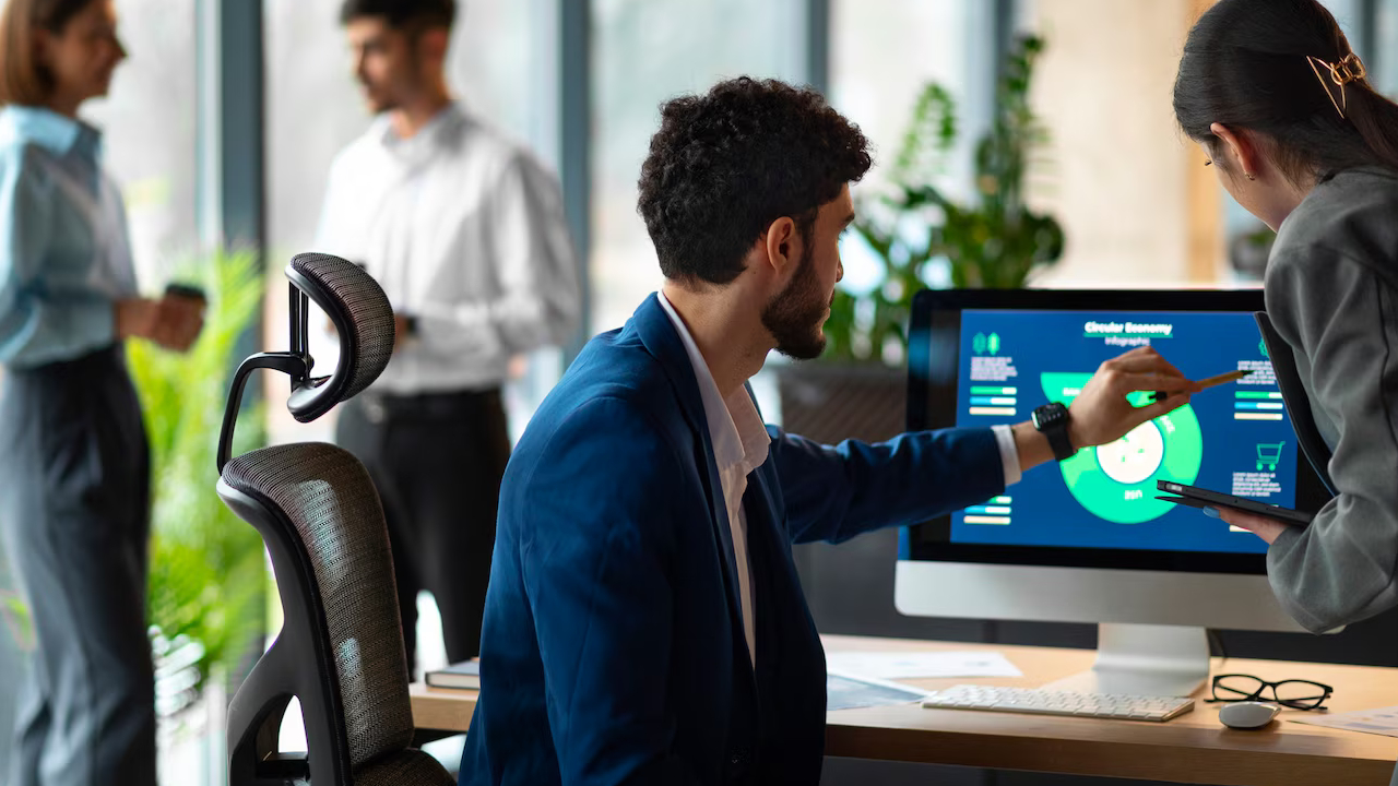 Best Employee Management Software for Small Businesses in 2025