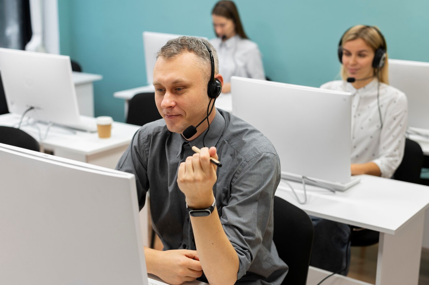 Best Help Desk Software for Small Businesses in 2025