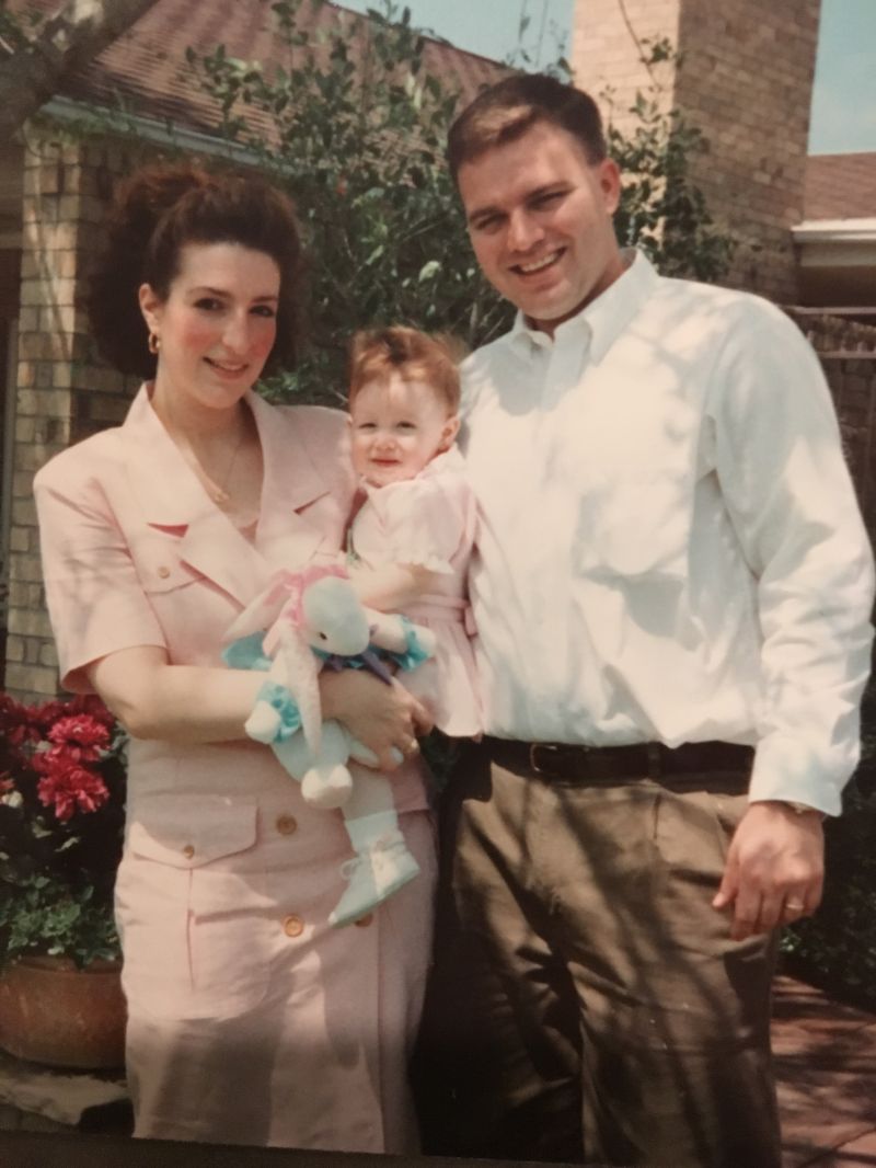 Francesca Messina Andrew Valerio Sons - Premium Minimal Background Gallery - 4K