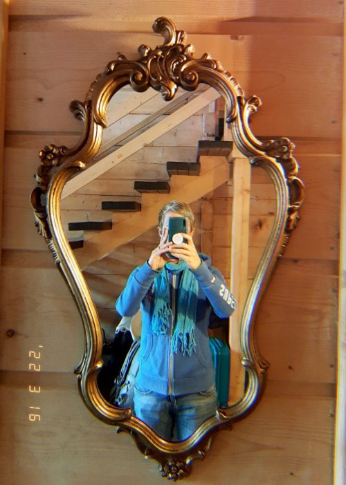 Finding Ease Becomes Finding Your People - High Resolution Geometric Images for Desktop