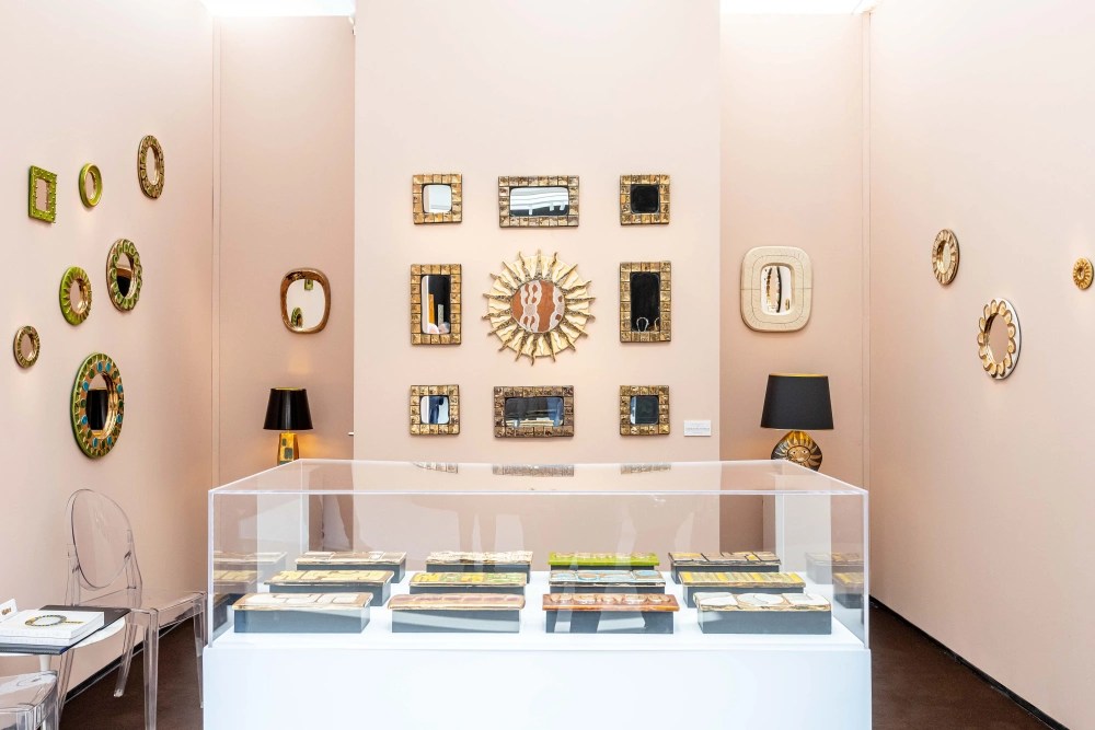 Vue d'un stand d'exposant à Fine Arts Paris 2026 : Galerie Omagh - © Tanguy de Montesson