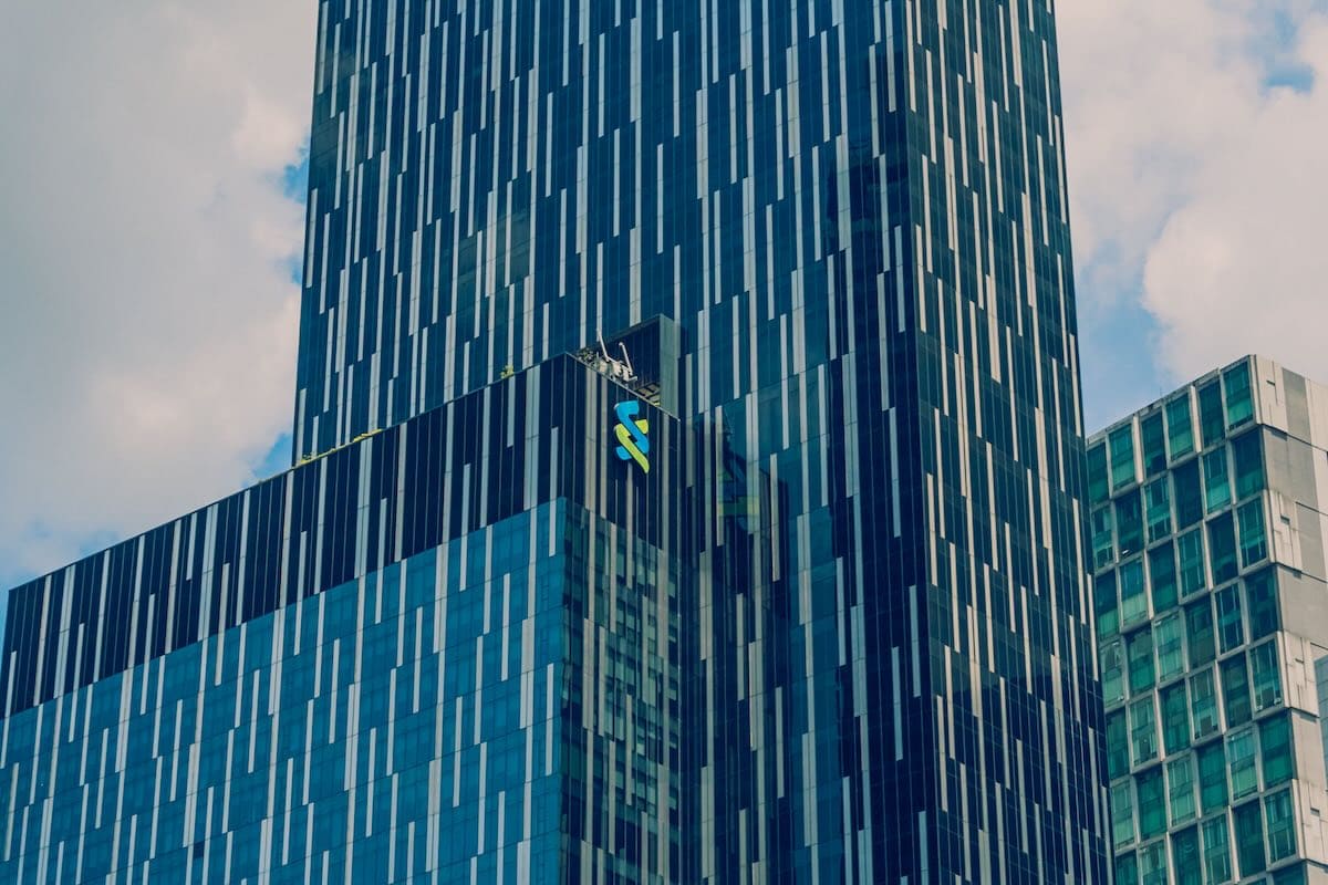 Standard Chartered Partners with BlackRock For APAC Multi-Asset Fund
