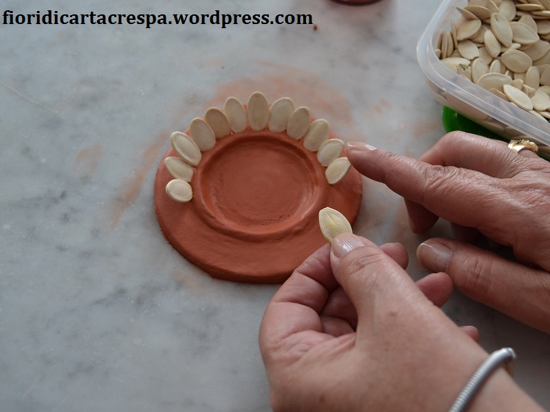 Piccoli Lavoretti: Sottobicchiere/Portacandele Fiorito | Fiori Di Carta Crespa 600_x_800_jpg