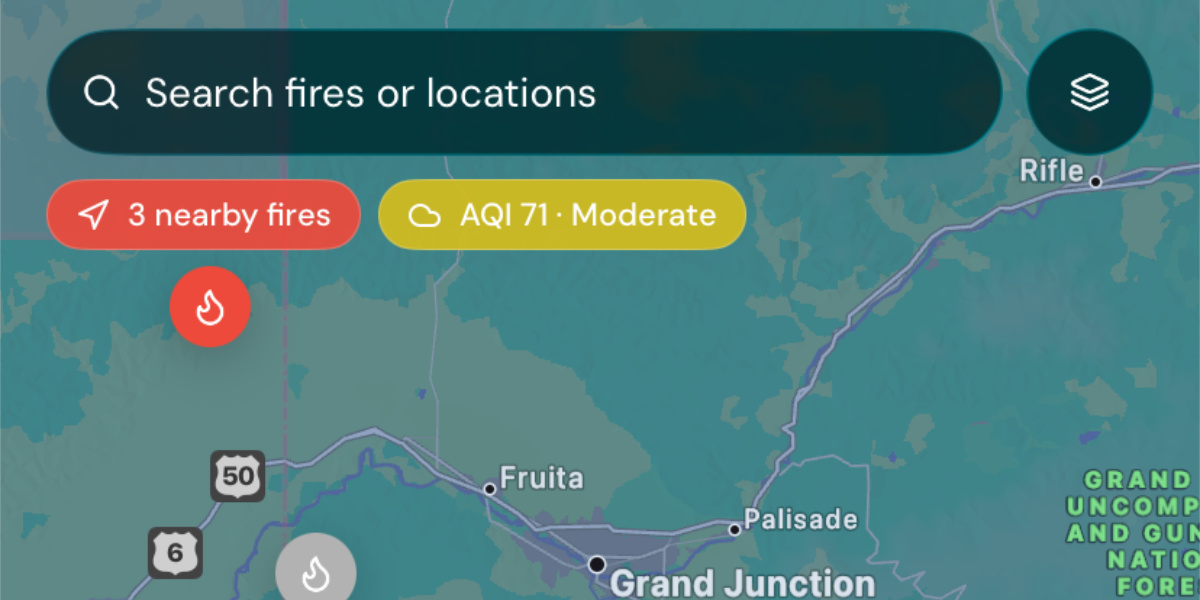 Fire map showing nearby wildfires and air quality