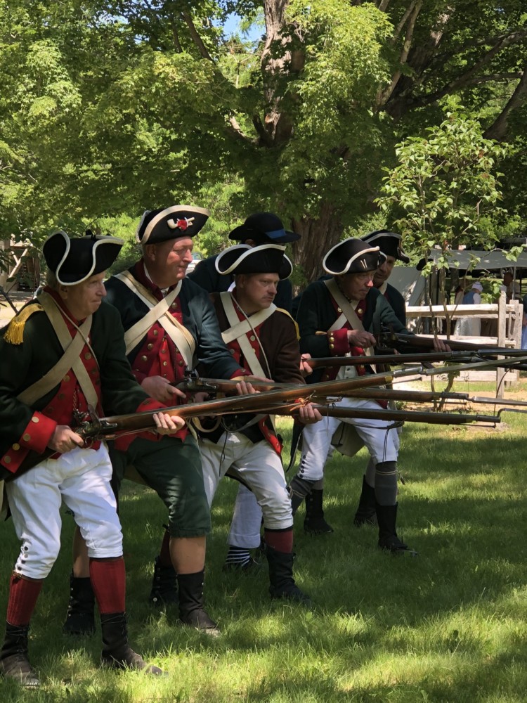 Paul Wentworth House – 1st NH Living History with cannon