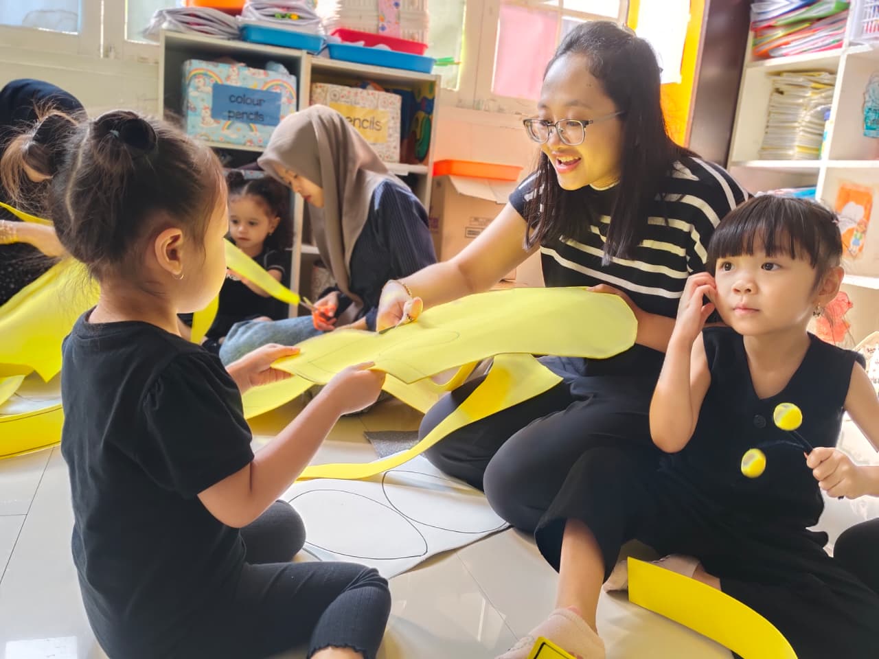 Toddler – Creative Expressions: Ms. Spider’s Tea Party