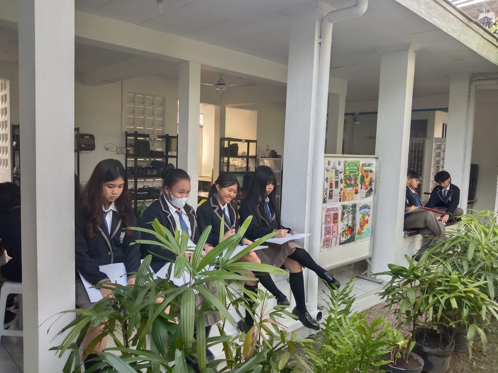 ​Secondary 1 – Visual Arts: Seeing Like an Artist