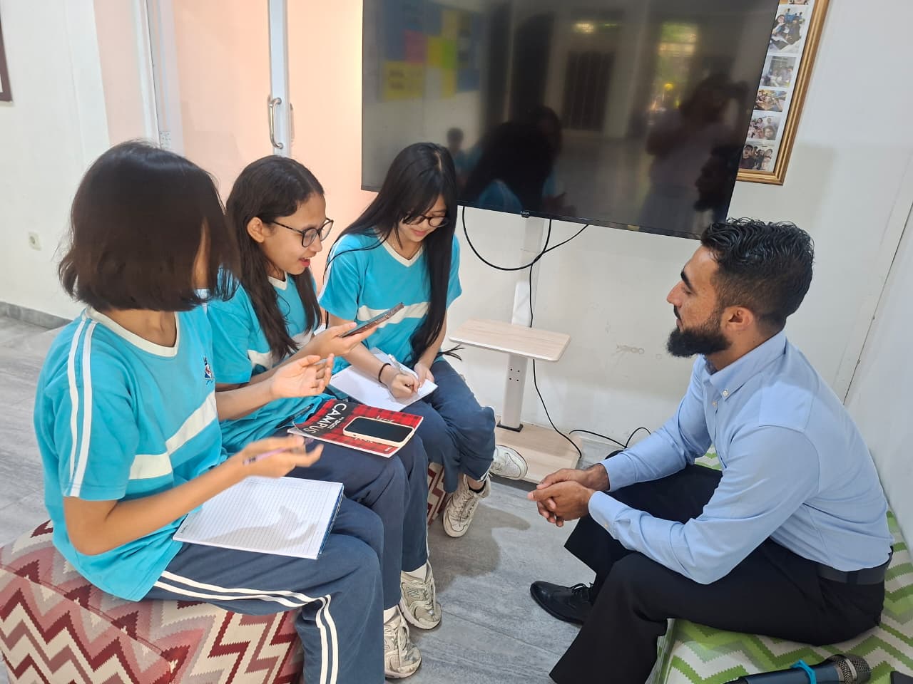 Secondary 3 – English: Interviewing 7 International Students