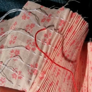 Sulaman fantasi, sulaman perancis, sulaman bayangan, tusuk silang, asisi (tusuk holbein); Mengenal Teknik Smock Dan Penerapannya Pada Produk Pelengkap Kebutuhan Sehari Hari