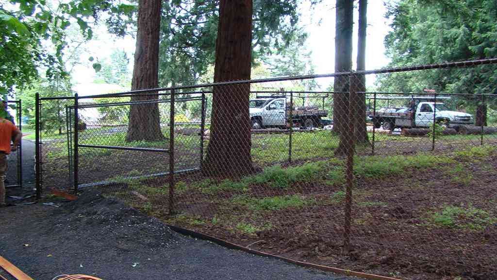 The fence is very attractive and working well. BROWN VINYL CHAIN LINK - Fitzpatrick Fence And Rail