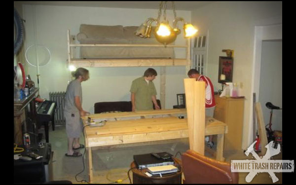 Redneck home theater (6 pics)