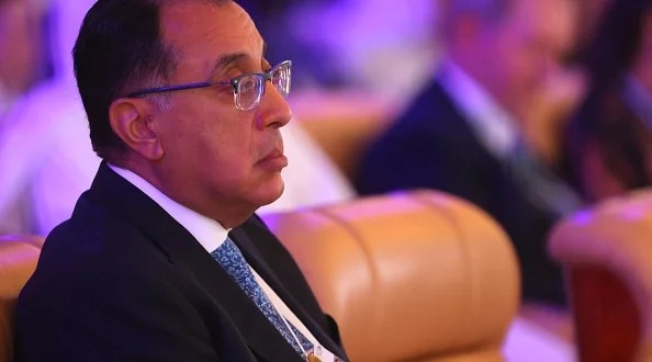 حكومة السيسي تبدأ مخططا لرفع الدعم نهائيا عن الكهرباء والخبز