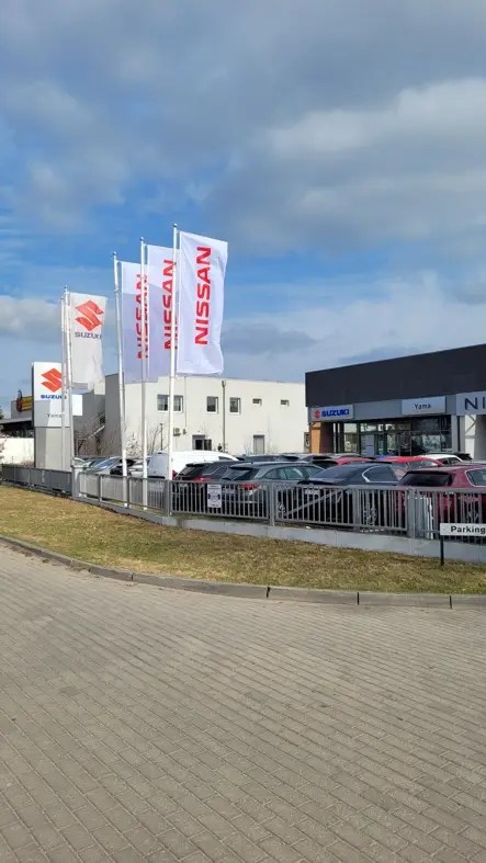 flagi firmowe salonu NISSAN