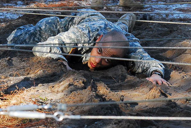 A Florida Guardsman, under the wire. (DVIDSHUB)