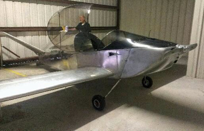 Raymond Miller's plane is described as an unpainted aluminum Sonex – Waiex experimental type aircraft with 461MM on the tail section