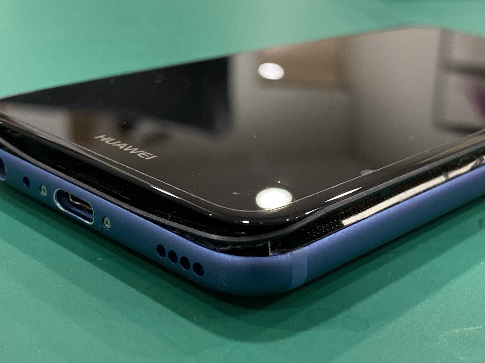 HUAWEI nova2のバッテリーが膨張！危険なのですぐに交換を