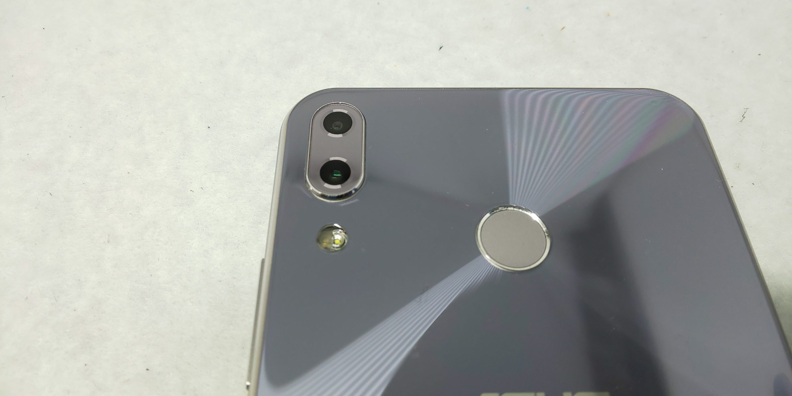 ASUS - ジャンク Zenfone 5Z SIMフリー カメラ不良 Zenfone5(ZE620KL)】カメラのピントが合わない！パーツ交換で
