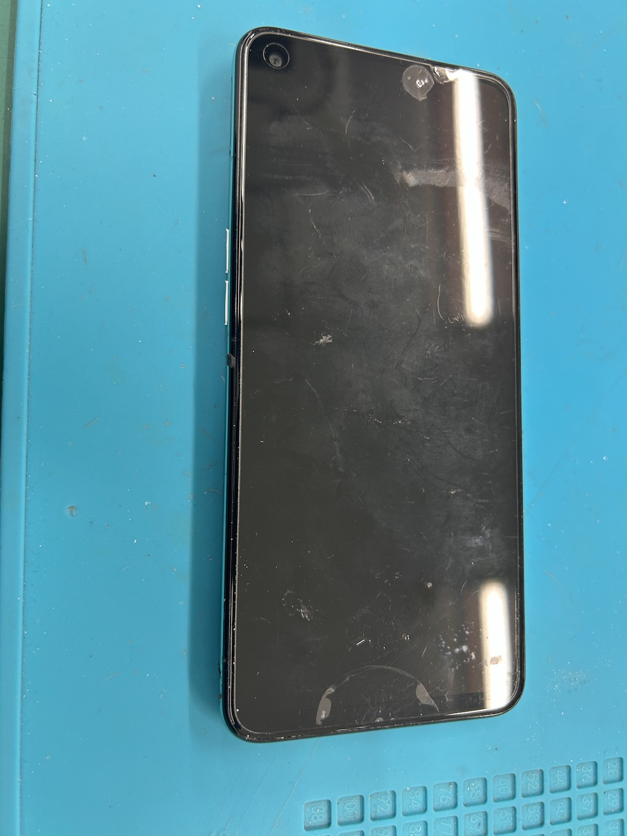 上野でGoogle Pixel 5a (5G) 画面割れの修理するならスマホ修理王へ