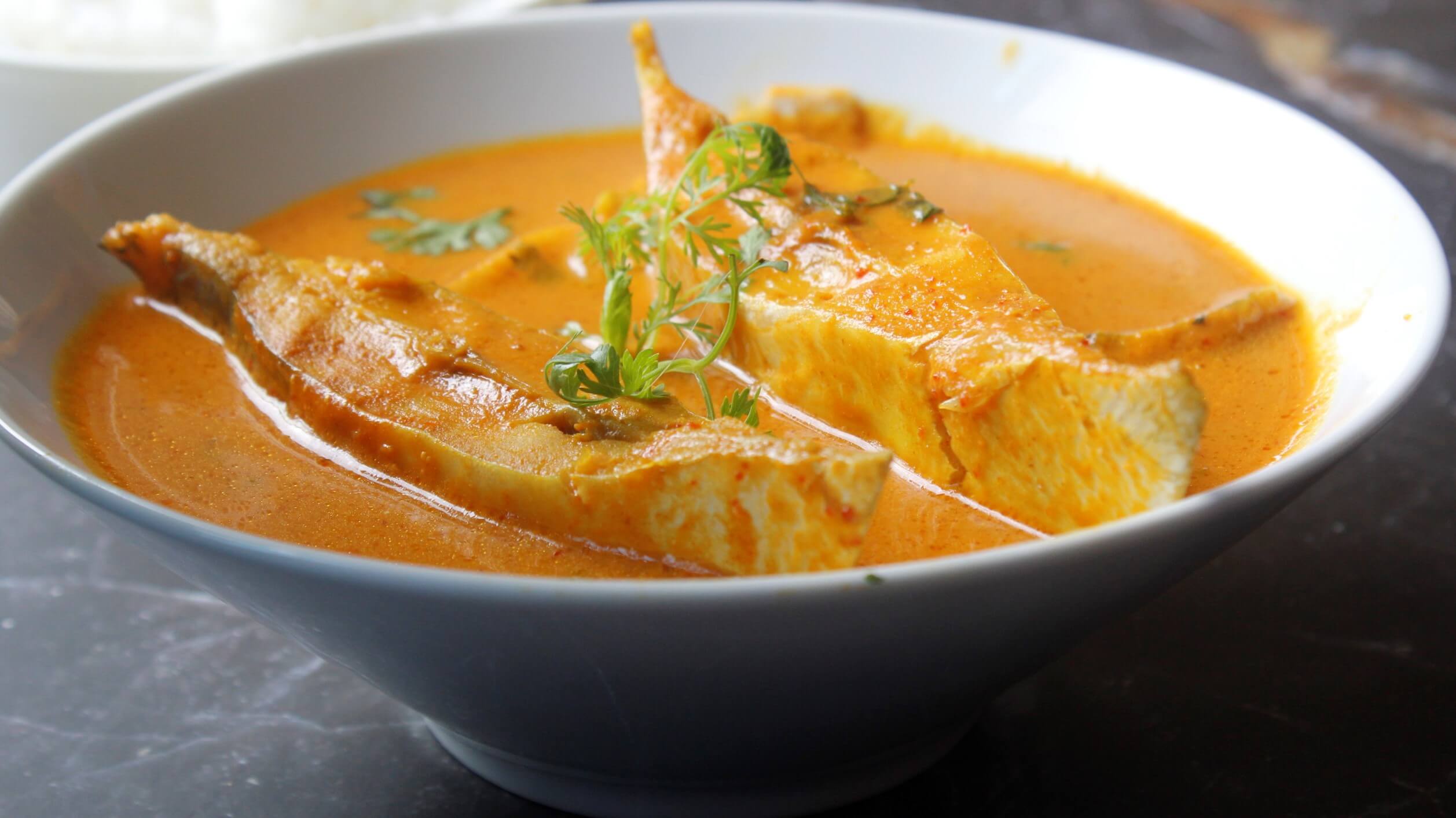 Pomfret Fish Curry with Coconut Milk - Flavours of My Kitchen
