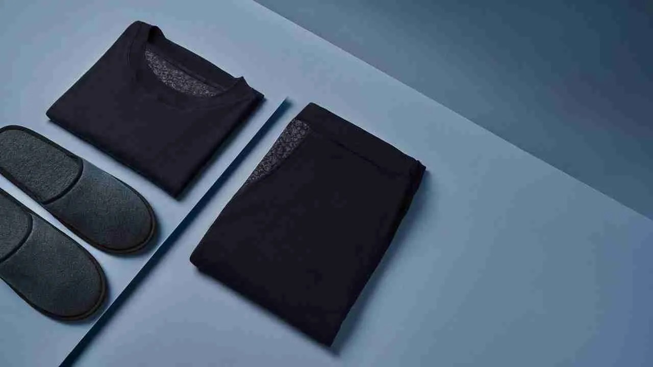 SIA is introducing sleeper suits for Business Class customers for the first time, with the navy blue poly-cotton sleepwear extending an added level of comfort to more customers. They feature a subtle tone-on-tone print of SIA’s signature batik motif below the inner collar of the top, and on the inner lining of the trouser pockets. Grey poly-cotton slippers complement the sleeper suits, providing added cushioning as customers settle in and relax during their flight.