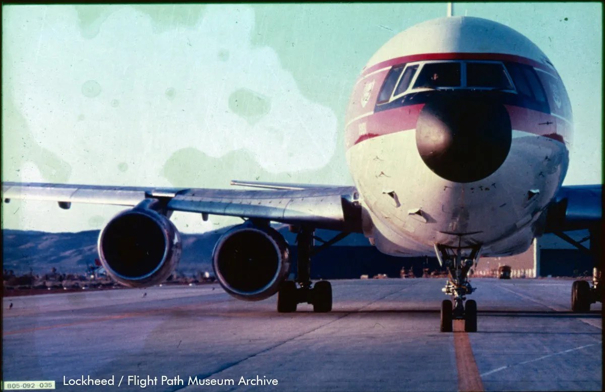 L-1011 with spare engine fitted under wing