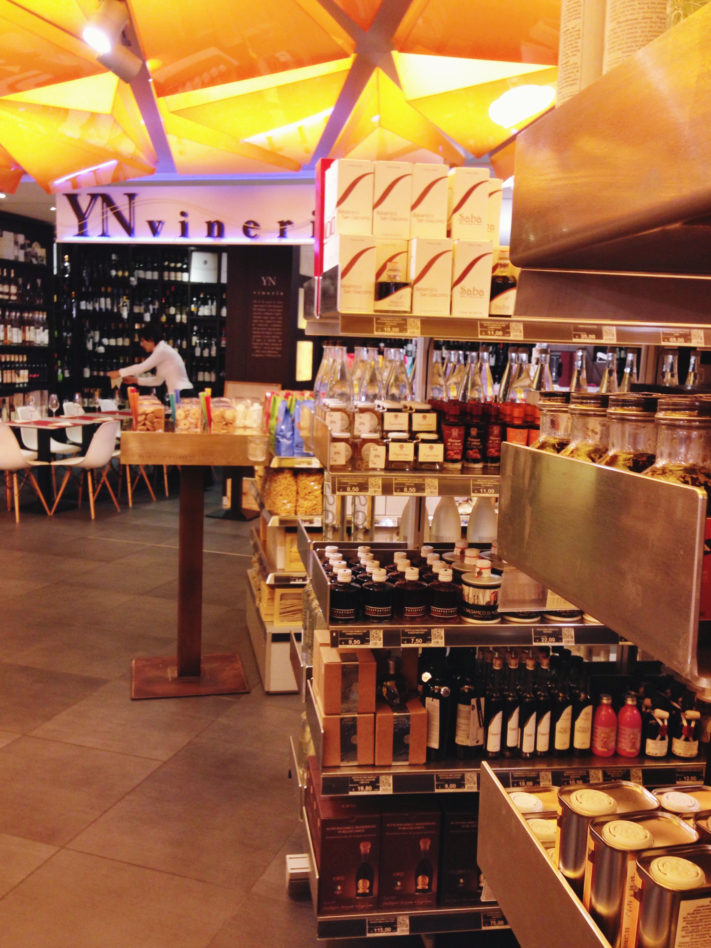 ...e mais prateleiras!