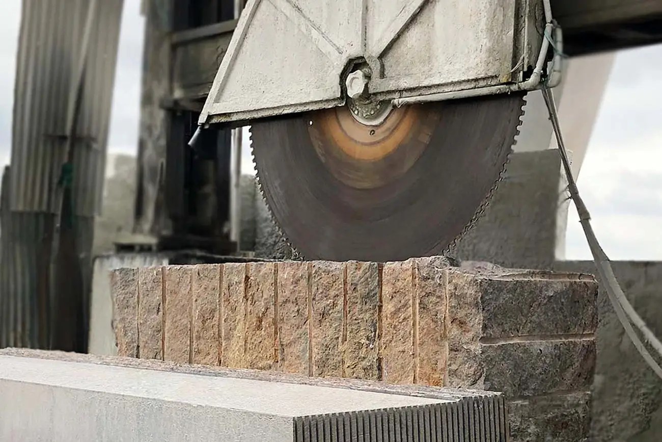 Single blade block cutter