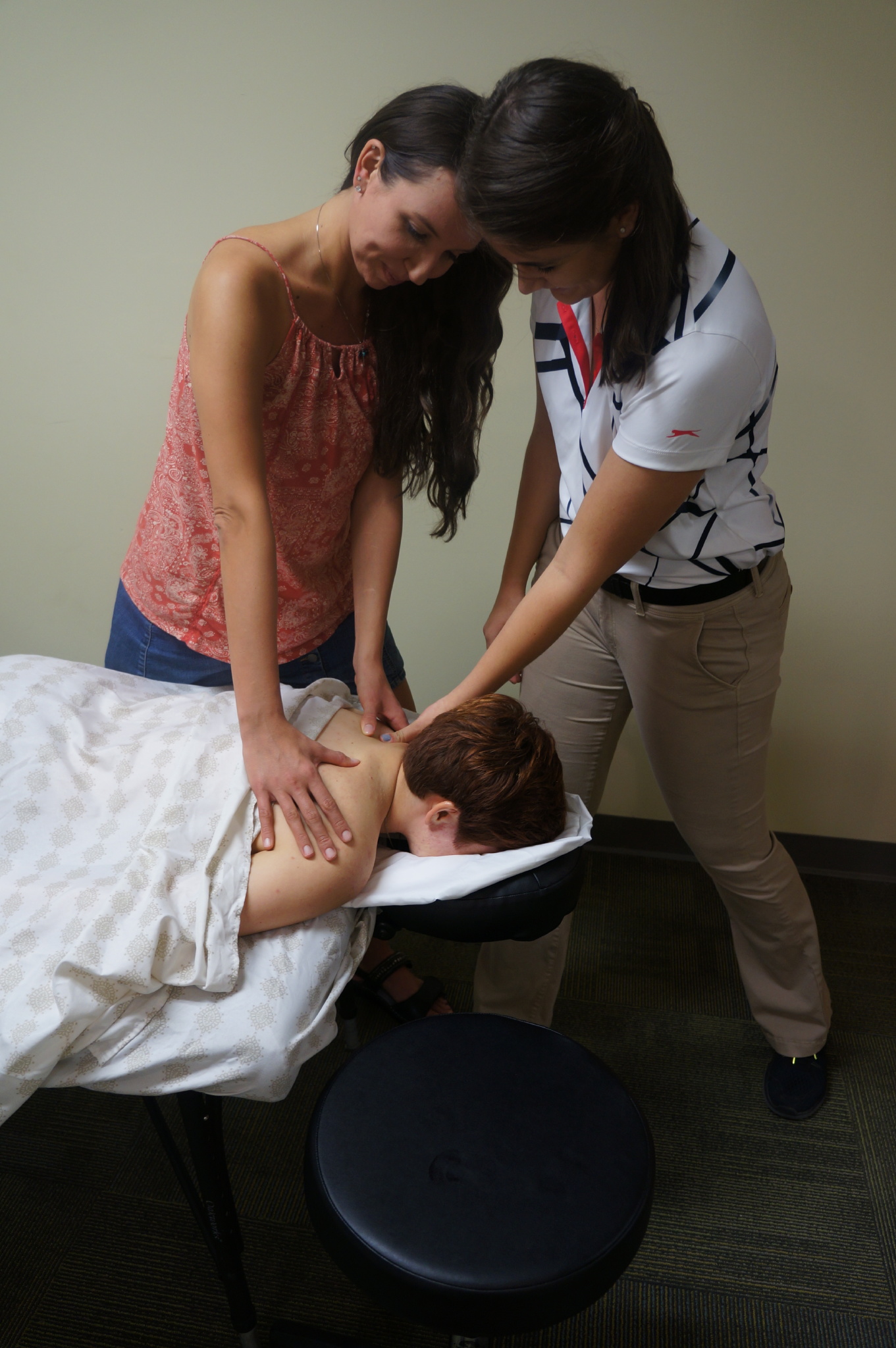 Therapy for upper back & neck for medical massage therapy school