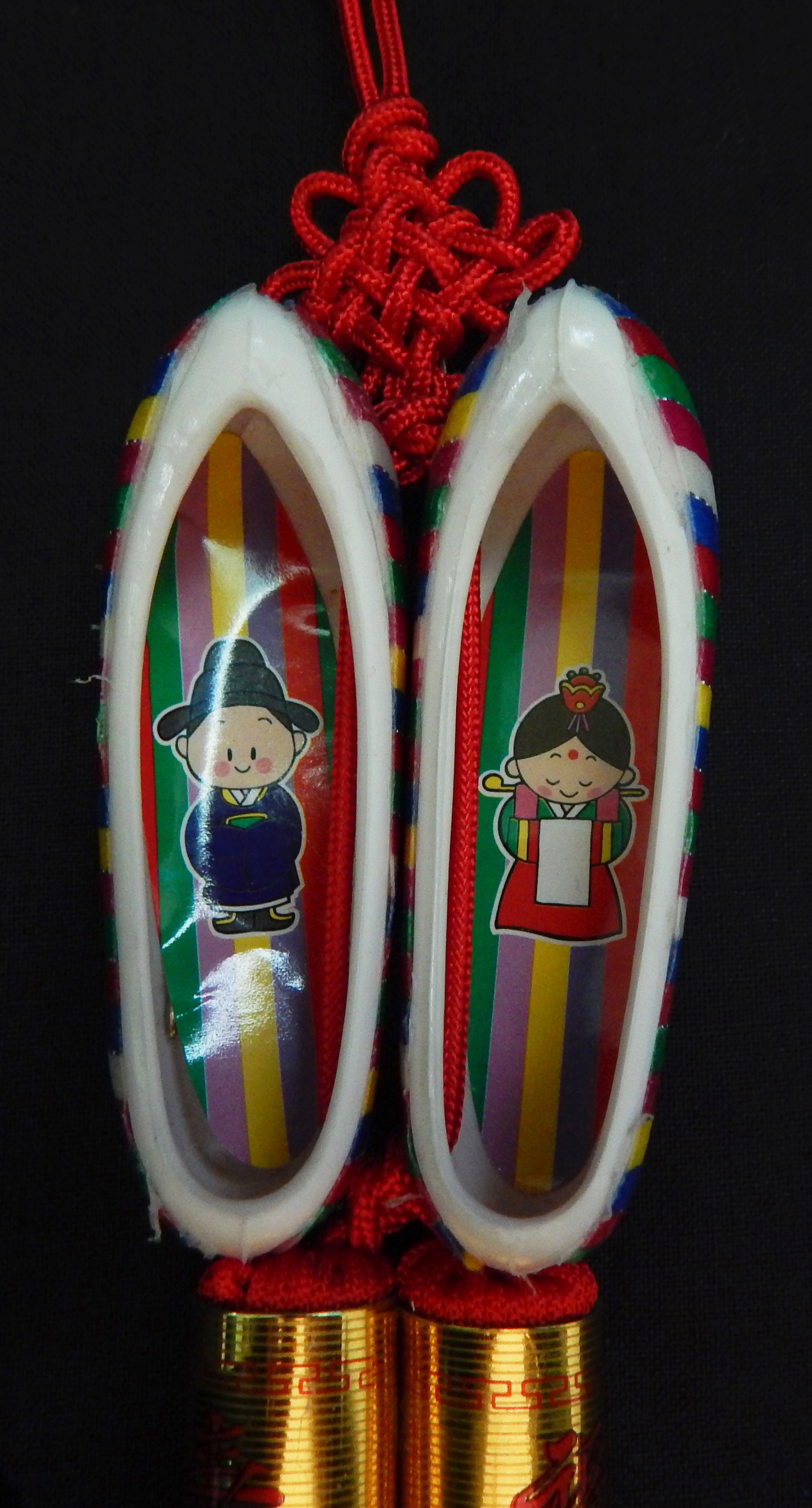 Protects children-Korea-Buddhist-Red string/Plastic-3" long