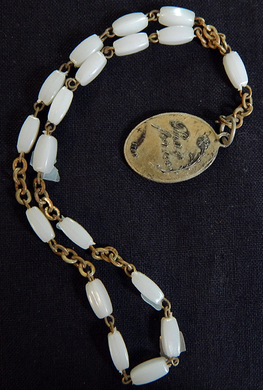 Protection/Prayer counter-Canada/USA-Roman Catholic-Metal/White beads-7 1/2"