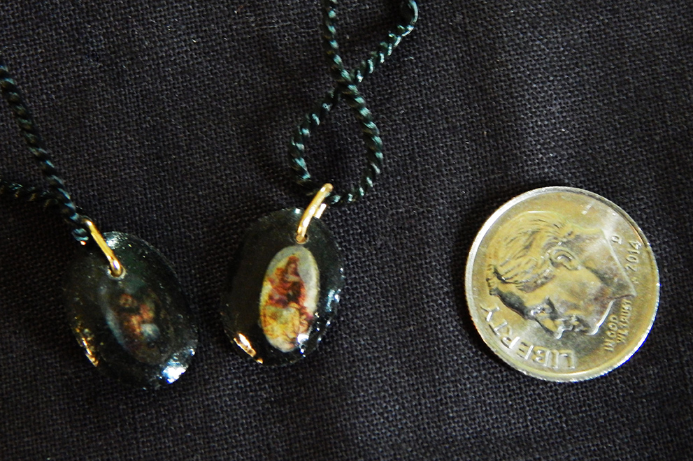 Worn for protection and blessings. Dedicated to various saints denoted by different colors-Global-Roman Catholic-Plastic/string-1/2"