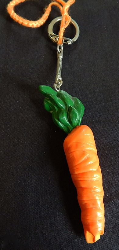 Novelty-American-Pop culture-Plastic/Metal-3 1/4"